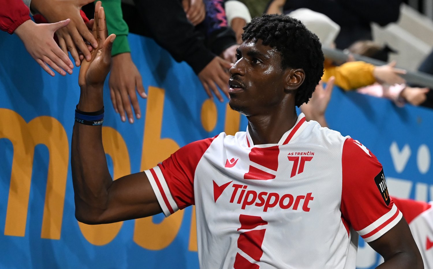 A-tm | Emeka odchdza do susednho eska